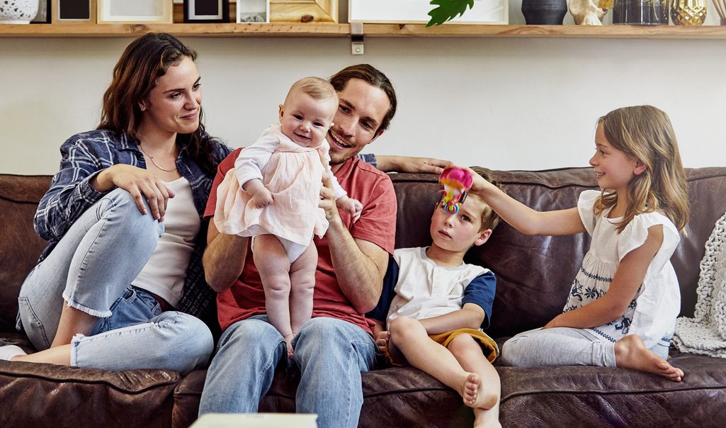 Εξίσωση των τρίτεκνων οικογενειών με τις πολύτεκνες- Οι αλλαγές και τα προνόμια