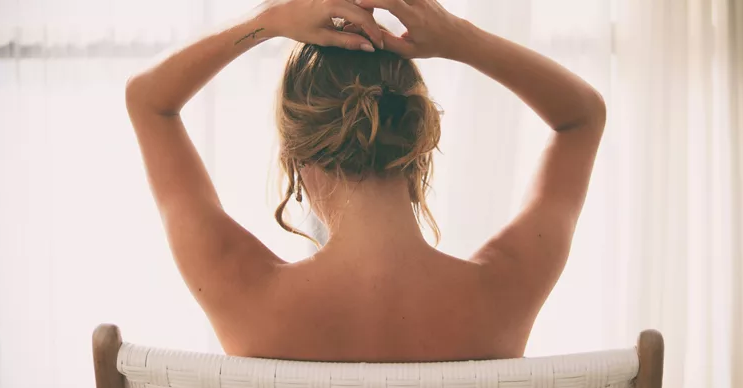 Τα σημάδια που αγαπώ στο σώμα μου και εκείνα που (πλέον) θέλω να αποχωριστώ