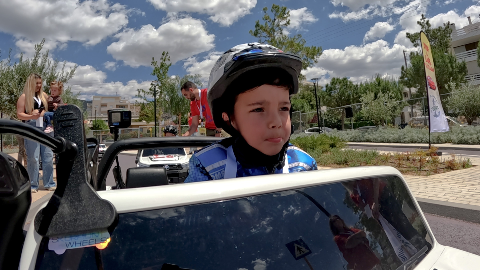 Kids & Cars: Παιδιά 5-9 ετών εντυπωσίασαν με τις οδηγητικές τους ικανότητες στο Πάρκο Κυκλοφοριακής Αγωγής της Γλυφάδας