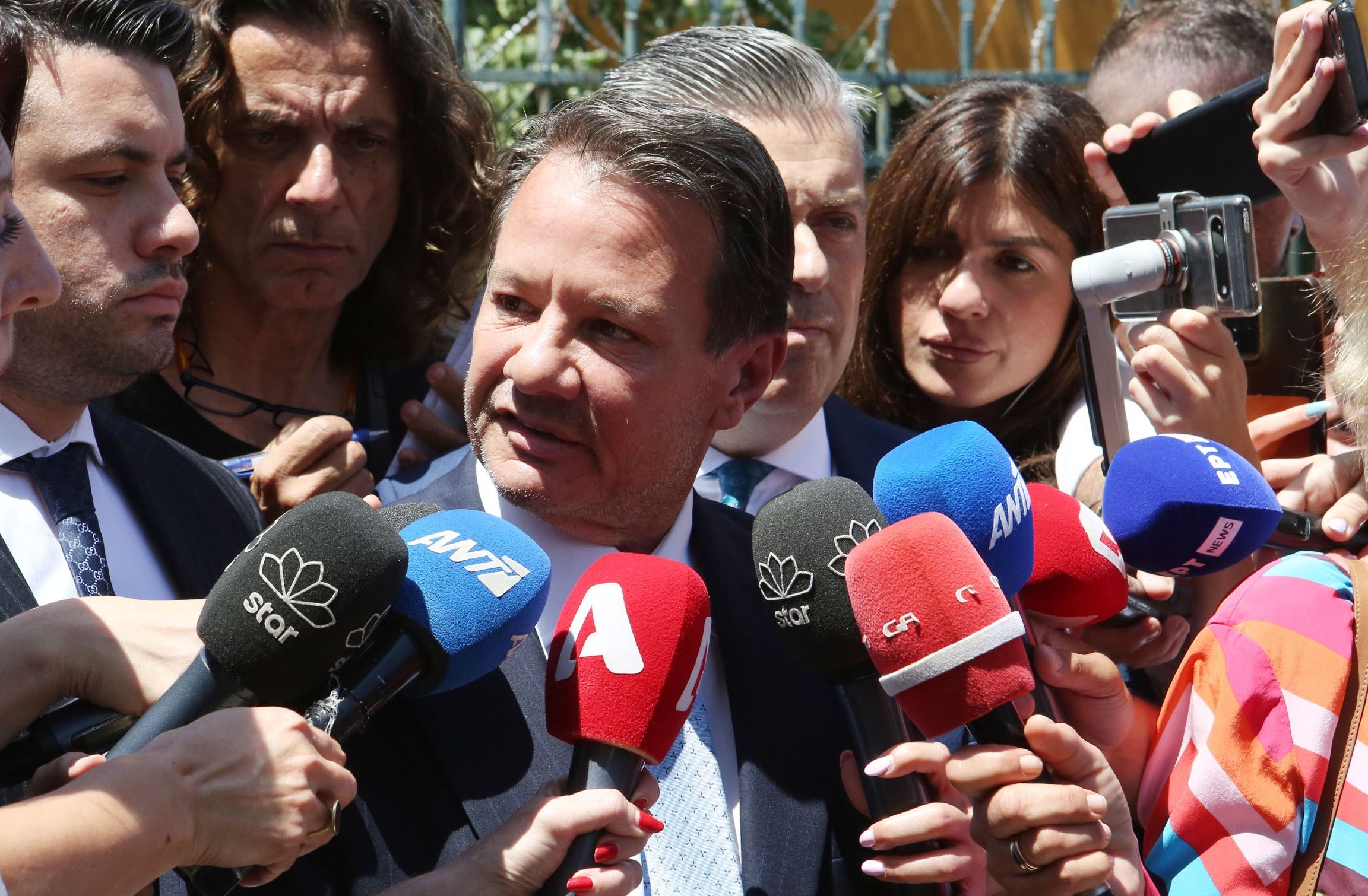 Υπόθεση Λύτρα: Πόσο "αντρίκιο" είναι να στέλνεις το παιδί σου να διευθετήσει προβλήματα που εσύ δημιούργησες;