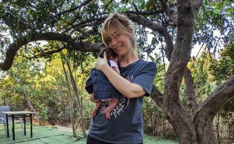 Ντάνη Γιαννακοπούλου: "Με δυσκόλεψαν όλα - Από τη γέννα μέχρι την αλλαγή πάνας"