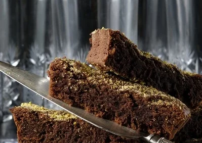 Πεντανόστιμη φουντουκόπιτα με σοκολάτα