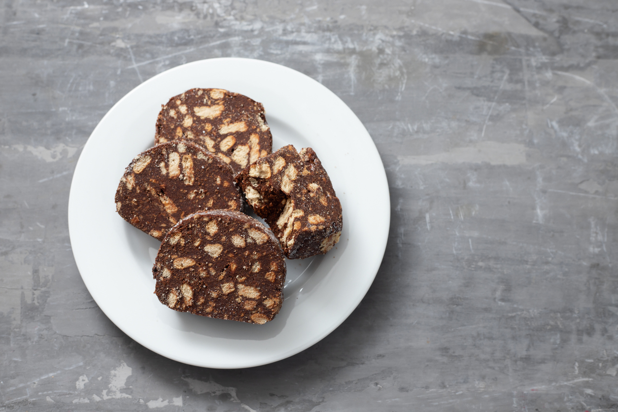 Είναι αυτό το γλυκό του καλοκαιριού; Ναι! Ο πανεύκολος κορμός σοκολάτας χωρίς αυγά