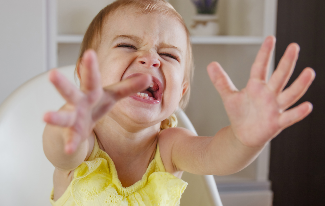 "Έκλαιγε από τον πόνο": Αφαιρέθηκε η επιμέλεια του 2,5 ετών παιδιού από την μητέρα μετά από ξυλοδραμό