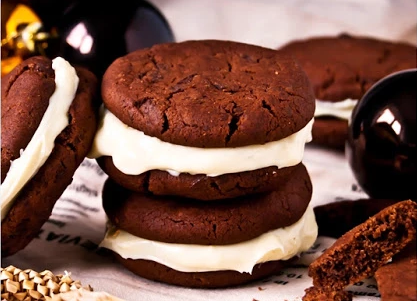 Σοκολατένια μαλακά μπισκότα(χωρίς αυγό) με γκανάς λευκής σοκολάτας