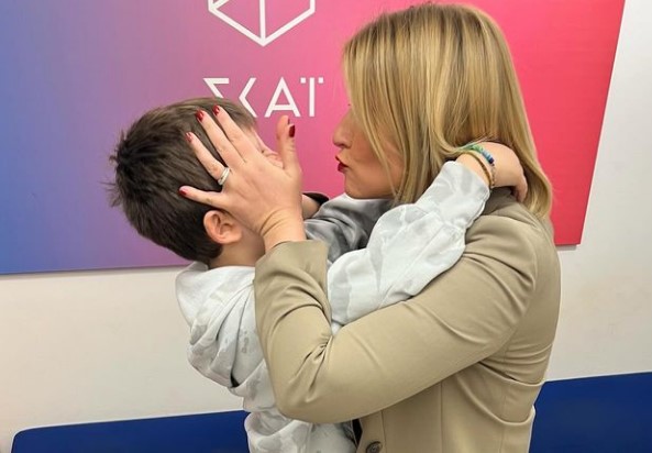 #Sundaygoals: Η όμορφη φωτογραφία της Σίας Κοσιώνη με τον γιο της, Δήμο Μπακογιάννη