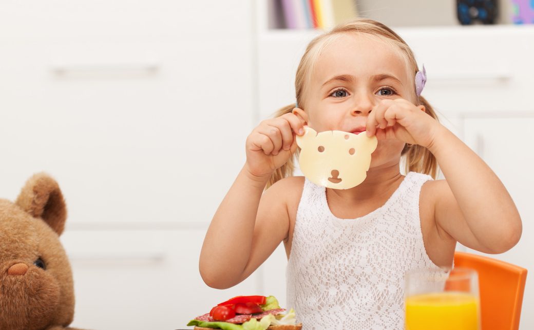 Το τυρί στην παιδική διατροφή: Μπορεί να αντικαταστήσει το γάλα;