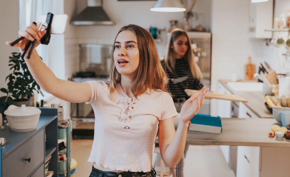 “Δεν επιτρέπω στα παιδιά μου να κοιμούνται σε σπίτια φίλων τους”: Το βίντεο στο TikTok που συγκέντρωσε πάνω από 8 εκατομμύρια views