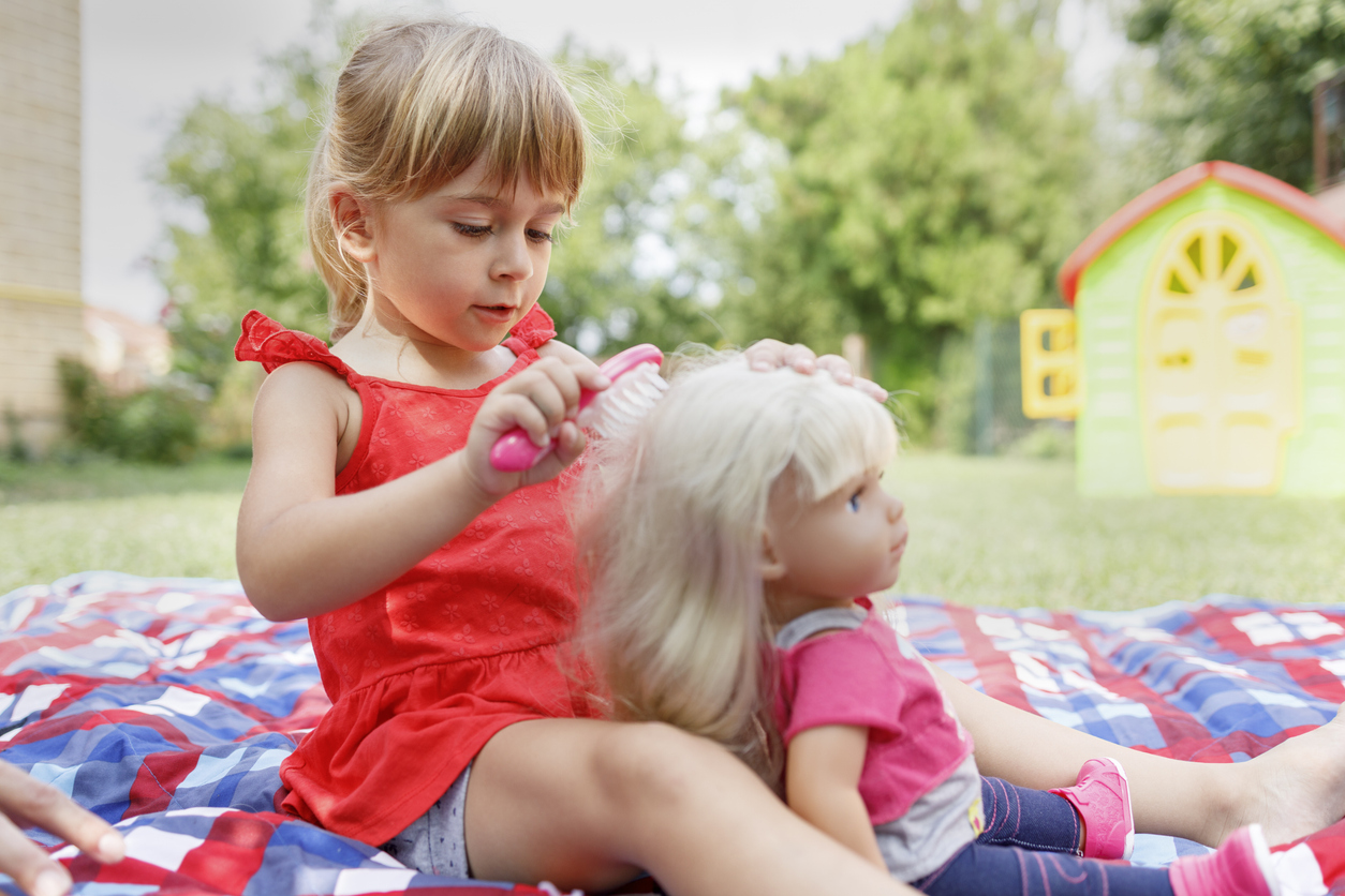 Έρευνα - Το παιχνίδι με κούκλες βοηθά τα παιδιά να αναπτύξουν την ενσυναίσθηση