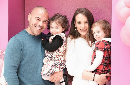 Μιχάλης Ζαμπίδης: Η σπάνια φωτογραφία με τις δίδυμες κόρες του