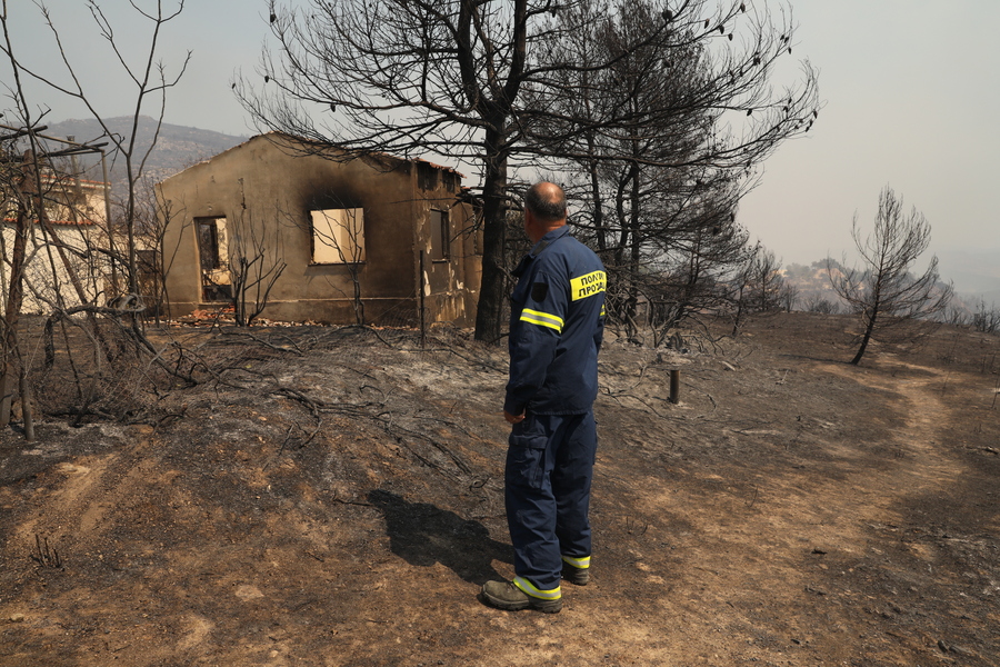 Συγκέντρωση ειδών πρώτης ανάγκης σε δήμους της Αττικής για την ενίσχυση των πυροπλήκτων