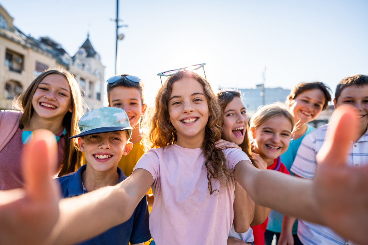Εφηβεία: Οι αρνητικοί τύποι "φίλων" και πώς θα τους διαχειριστούν τα παιδιά