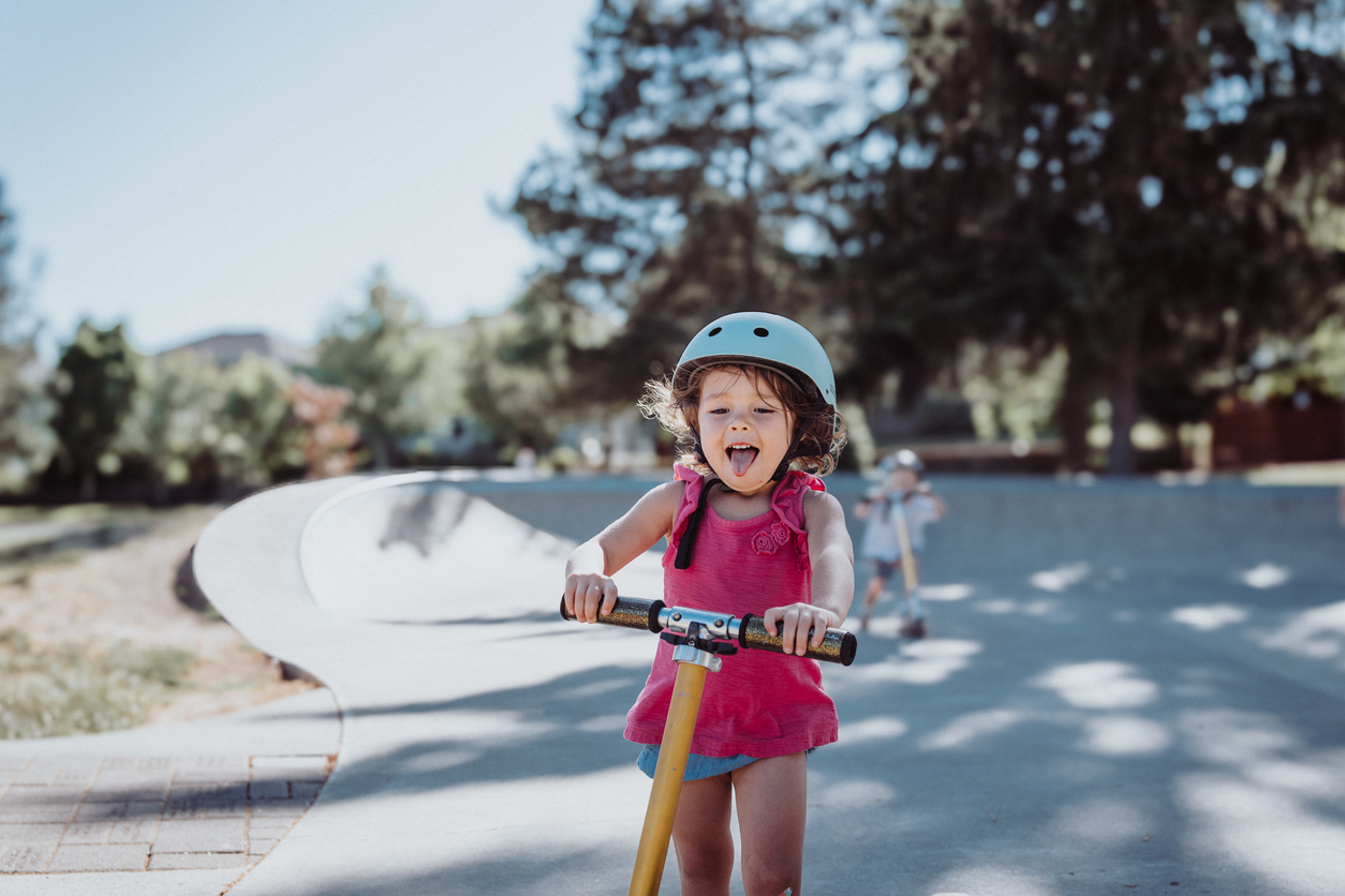 Θέλουμε να προστατεύσουμε τα παιδιά μας αλλά και να είναι ανεξάρτητα: Νέα έρευνα αποκαλύπτει τις μεγαλύτερες δυσκολίες των γονιών