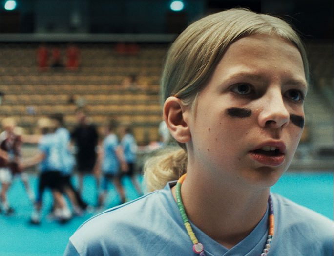 Game Rules: Η νέα ταινία του Κριστιάν Ζέττεμπεργκ, μετά τα «Αγόρια στο ντους», μας θυμίζει ότι τα παιδιά πρέπει να είναι πάντα προτεραιότητα όλων