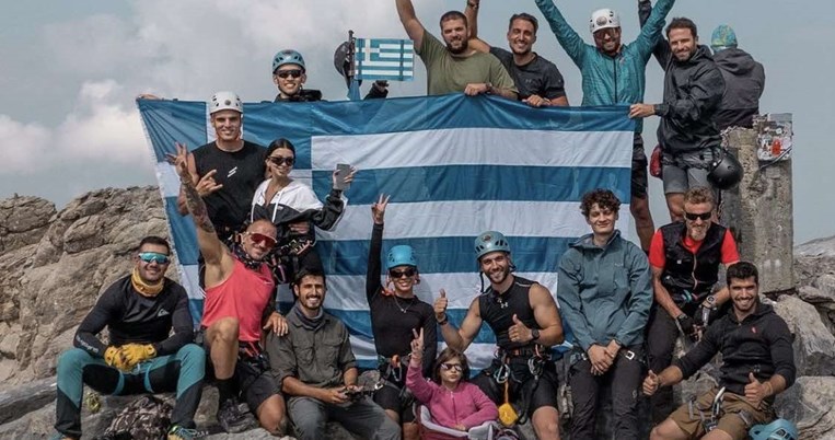 Κοριτσάκι με κινητικά προβλήματα ανέβηκε στην κορυφή του Ολύμπου- Οι ορειβάτες που υλοποίησαν το όνειρο της μικρής Λουκίας