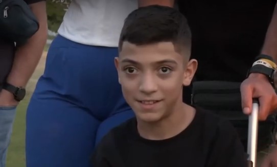 "Ετοιμάζομαι να κάνω μεγάλα βήματα για την καινούργια μου ζωή": Πέτυχε το χειρουργείο του μικρού Γιαννάκη