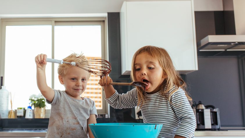 Πώς θα καθαρίσεις σωστά τις ξύλινες κουτάλες - 4 βήματα για να απομακρύνεις όσα δεν 'βλέπει το μάτι'