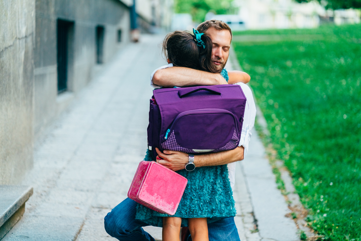 "Πόσο μεγάλωσες! Θα πας σχολείο, θα αλλάξει η ζωή σου": Όχι, τα παιδιά δεν νιώθουν έτσι- Ας μην τα αγχώνουμε