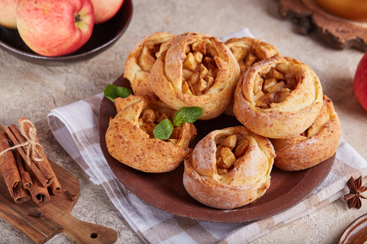 Μηλοπιτάκια του πενταλέπτου με 2 υλικά ή αλλιώς τι θα φτιάξεις το Σαββατοκύριακο για γλυκό