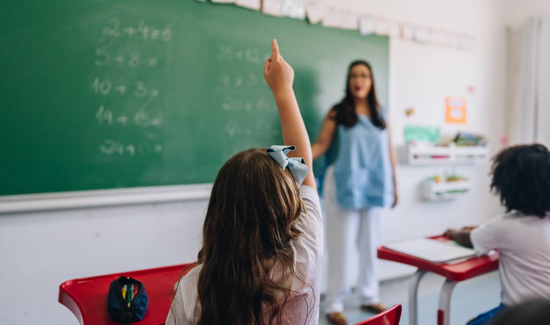 Γονείς ζητούν απαλλαγή από το μάθημα σεξουαλικής αγωγής για τα παιδιά τους στο Δημοτικό- Τι προβλέπουν οι κανονισμοί του Υπουργείου Παιδείας