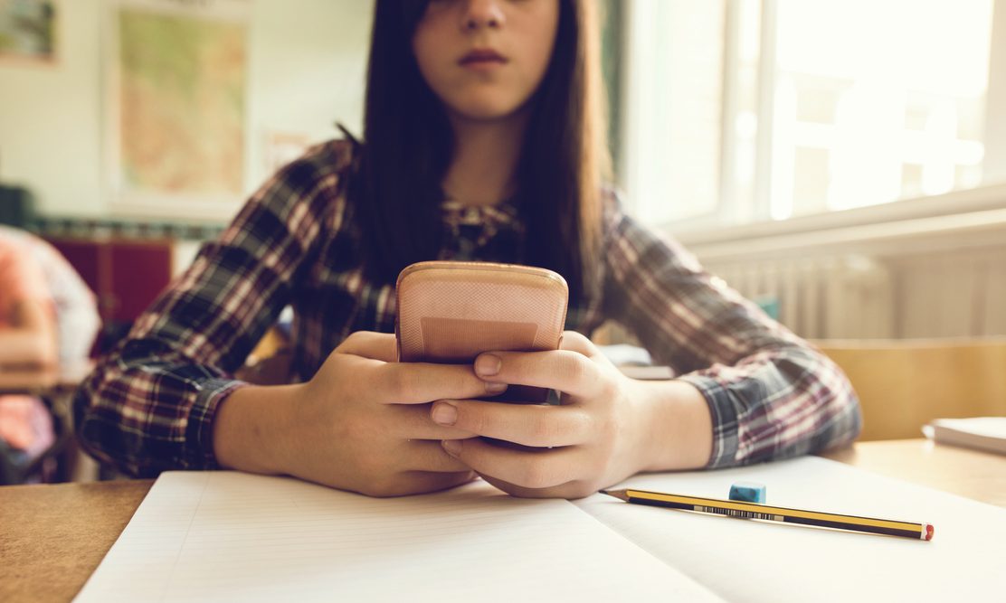 "Έως και 20΄χρειάζονται για να εστιάσουν οι μαθητές σε ότι προηγουμένως μελετούσαν, λόγω της χρήσης του κινητού τηλεφώνου"