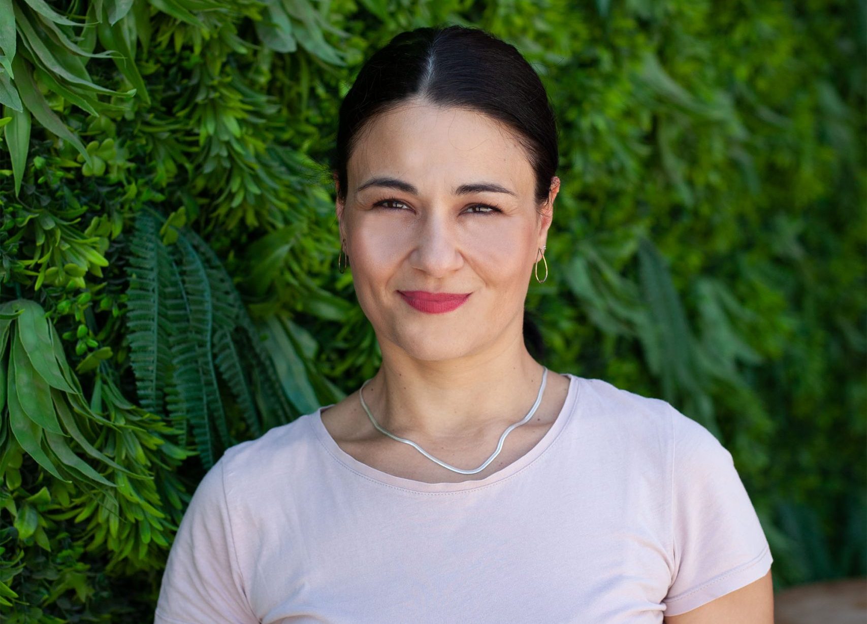 Νάντια Δαλκυριάδου: Η δημιουργός του «Θα σ’ αγαπώ και του χρόνου» εξηγεί πώς τα μωράκια παίρνουν στη νέα της βρεφική παράσταση τα “πιο ακριβά στοιχεία του θεάτρου”