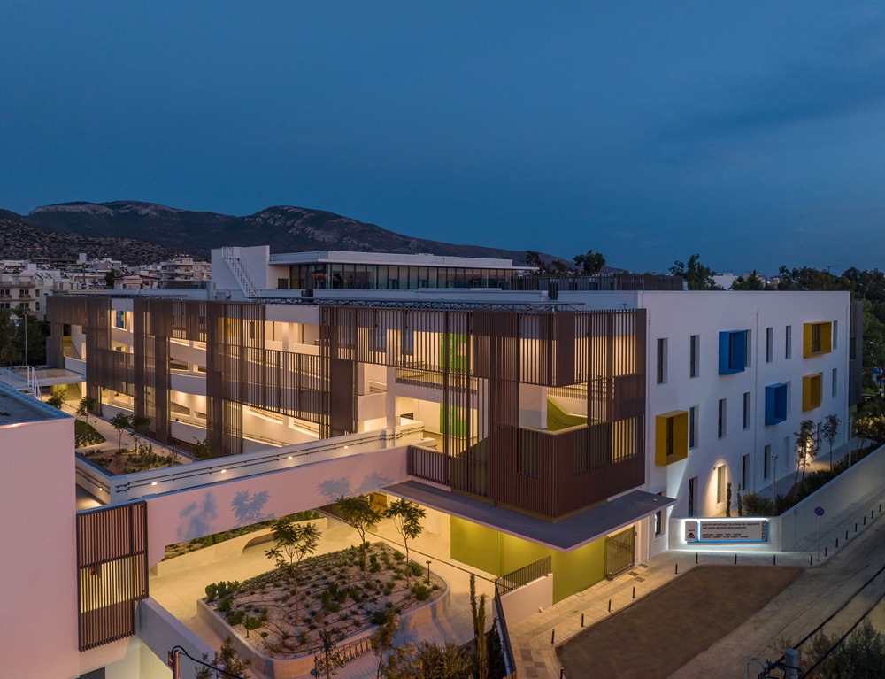 Το πρώτο κτίριο στο The Ellinikon είναι πρότυπο για τον συμπεριληπτικό τρόπο ζωής: Τα συστήματα της ALUMIL «ντύνουν» το Κέντρο Φροντίδας ΑμεΑ