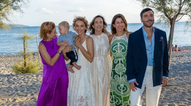 Γιούλικα Σκαφιδά: Οι φωτογραφίες από τη βάπτιση του γιου της- Ο χορός με τη διάσημη νονά και η όμορφη διακόσμηση