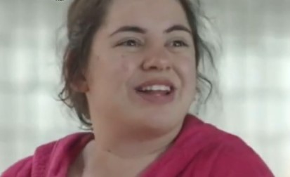 "Μου έλεγαν να πέσω να πεθάνω": Η Στέλλα Διακάτου δέχτηκε σκληρό bullying εξαιτίας της αναπηρίας της κι εξηγεί πώς κατάφερε να το ξεπεράσει  μαζί με τους γονείς της