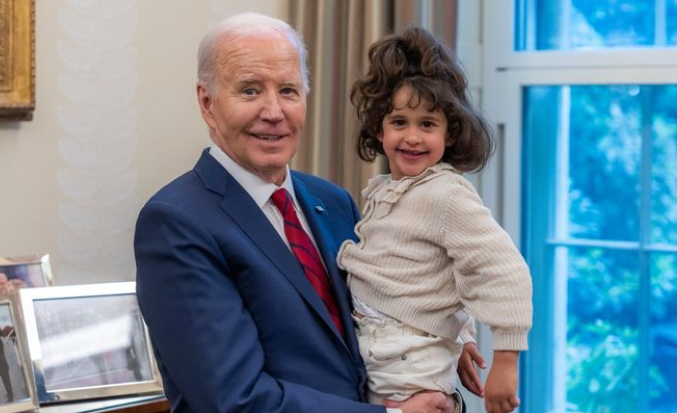 Ένας χρόνος από την 7η Οκτωβρίου: Η ιστορία της 4χρονης Αμπιγκέιλ που είδε τους γονείς της να δολοφονούνται μπροστά στα μάτια της