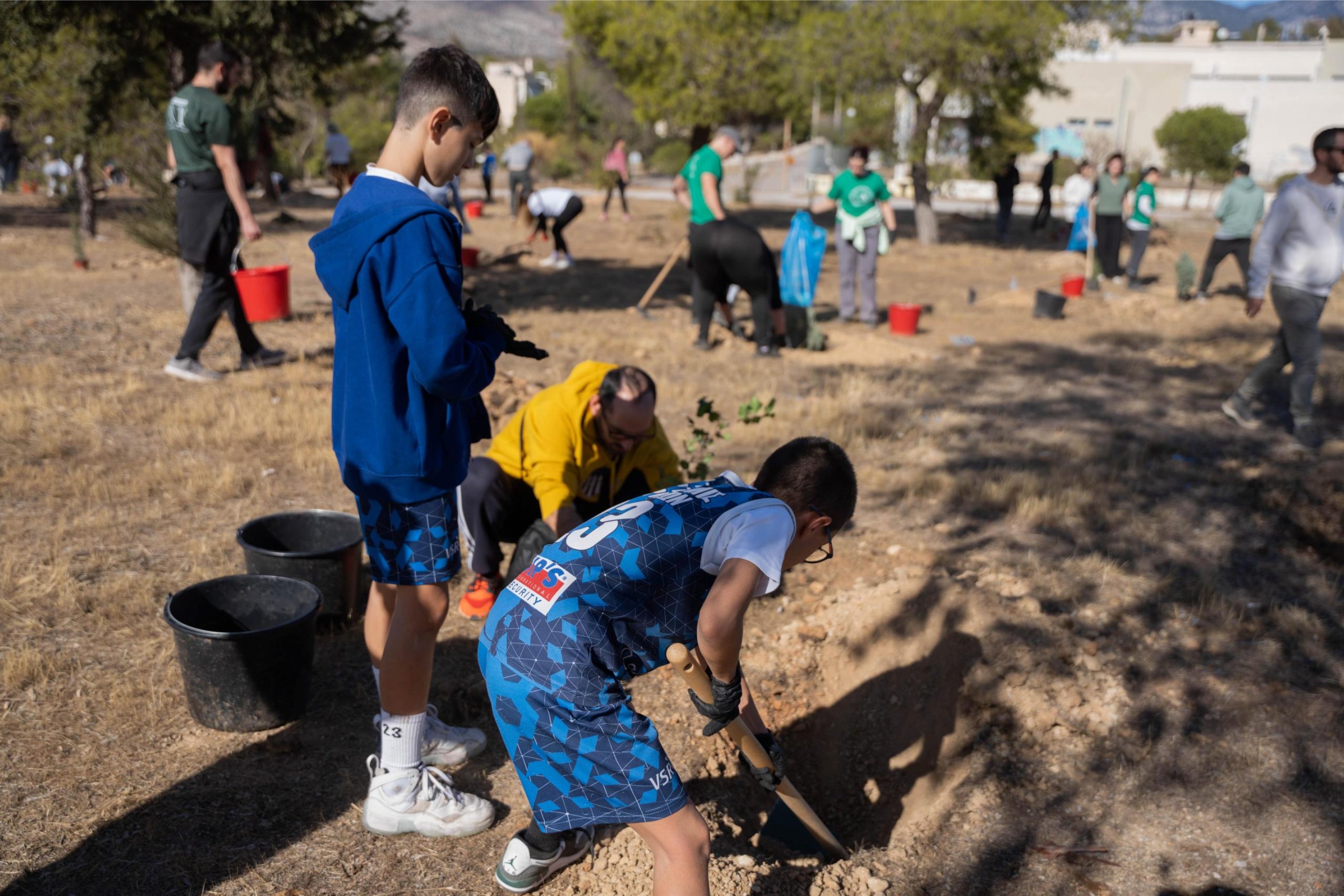 To φυσικό μεταλλικό νερό Βίκος φύτεψε 1.000 δενδρύλλια στην Εθελοντική Φύτευση της We4all, συστρατεύοντας τις δυνάμεις του για την προστασία του περιβάλλοντος