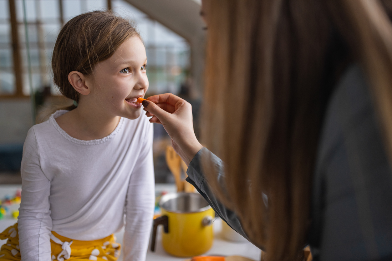 Λέτε ψέματα στα παιδιά σας; Πόσο αθώα είναι και πώς μπορεί να τα επηρεάσουν;