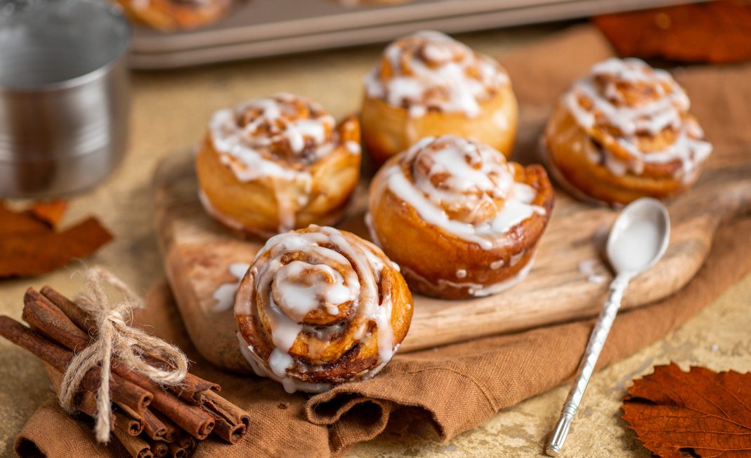 Cinnamon rolls για παιδιά; Ναι, γιατί γίνονται στο φούρνο και περιέχουν μπανάνα!