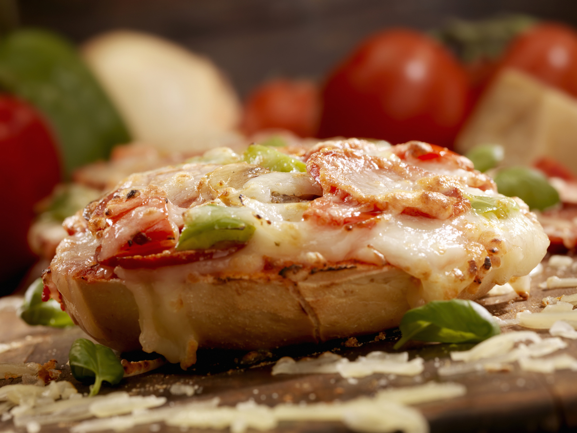 Σούπερ εύκολα πιτσάκια με ψωμί bagel