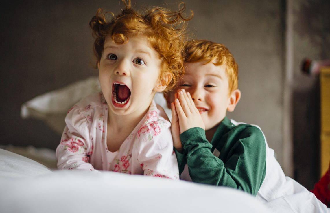 "Πες συγγνώμη": Γιατί δεν πρέπει να υποχρεώνουμε τα αδέρφια να ζητάνε συγγνώμη το ένα στο άλλο αμέσως