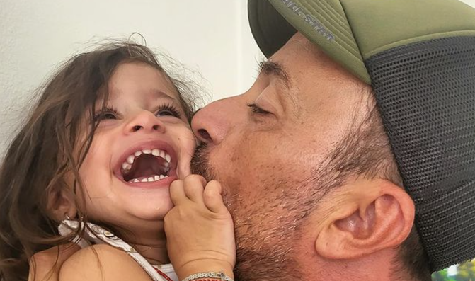 Βαλέρια Λιανού: Η γλυκιά βραδινή έξοδος με τον μπαμπά της, Γιώργο Λιανό, στον Άγιο Δομίνικο