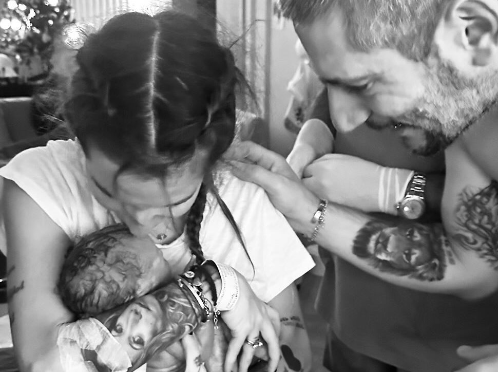 Εριέττα Κούρκουλου Λάτση: "Λίγο μετά τον τοκετό ο μικρός Λέων λόγω προωρότητας ανέπτυξε μια δυσκολία στην αναπνοή του"