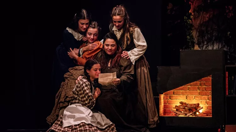 "Ψάξε στη φαντασία, εκεί είναι η μαγεία": Ένα κυριακάτικο πρωινό με τις "Μικρές Κυρίες" στο θέατρο Αλάμπρα