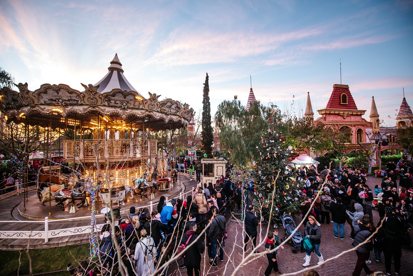 Γιατί φέτος ανυπομονούμε να πέρασουμε μαγικές οικογενειακές στιγμές στο Kidom του Allou! Fun Park