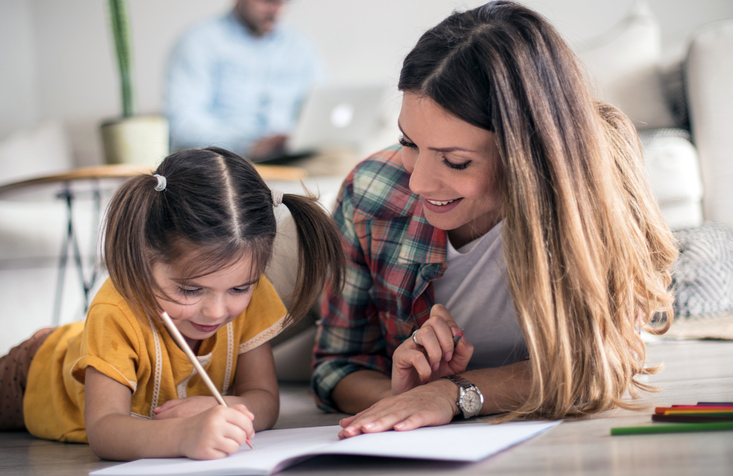 Τι παίζουμε με τα παιδιά όταν όλα τους φαίνονται βαρετά (εκτός από τις οθόνες;)