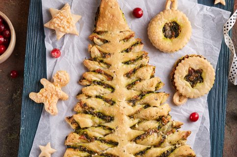 Χριστουγεννιάτικη τυρόπιτα με πέστο