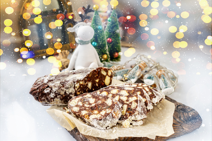 Κορμός με τους κουραμπιέδες που περίσσεψαν