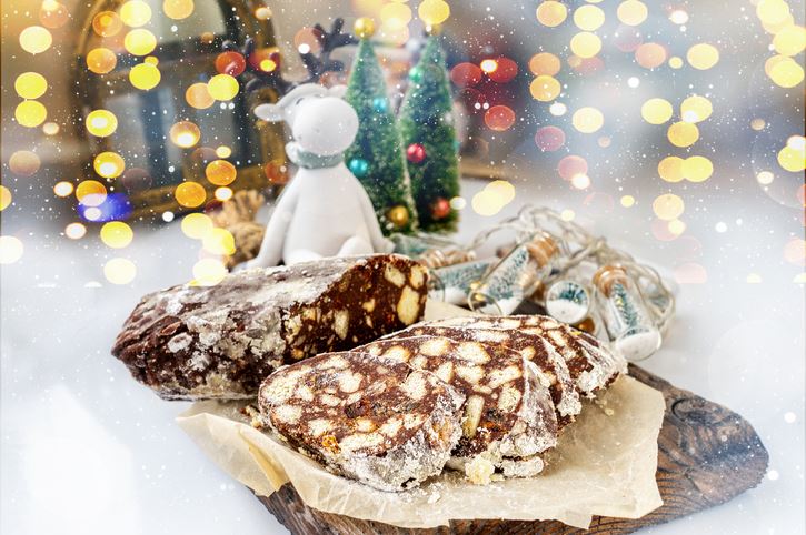 Κορμός με τους κουραμπιέδες που περίσσεψαν