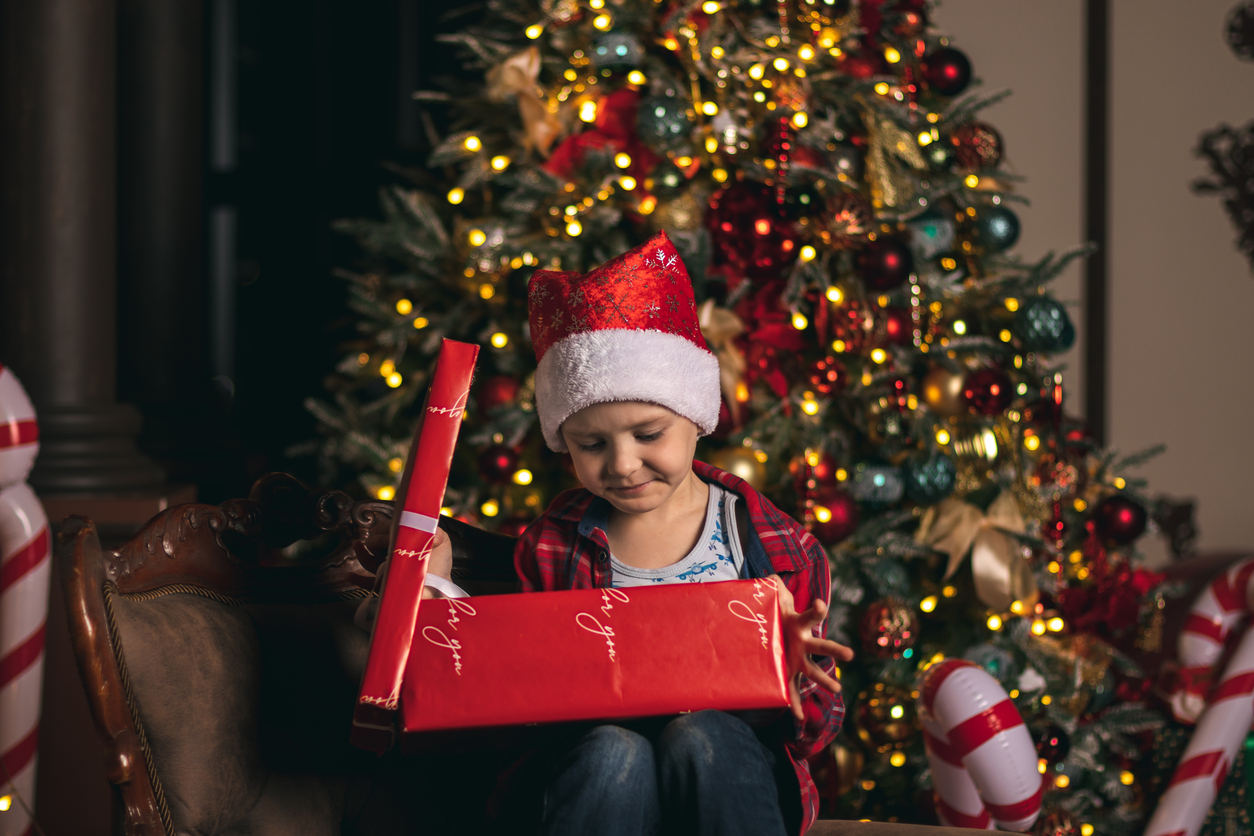 «Δεν ήθελα αυτό το δώρο»: Πώς να διαχειριστείς την απογοήτευση του παιδιού για το Χριστουγεννιάτικο δώρο του