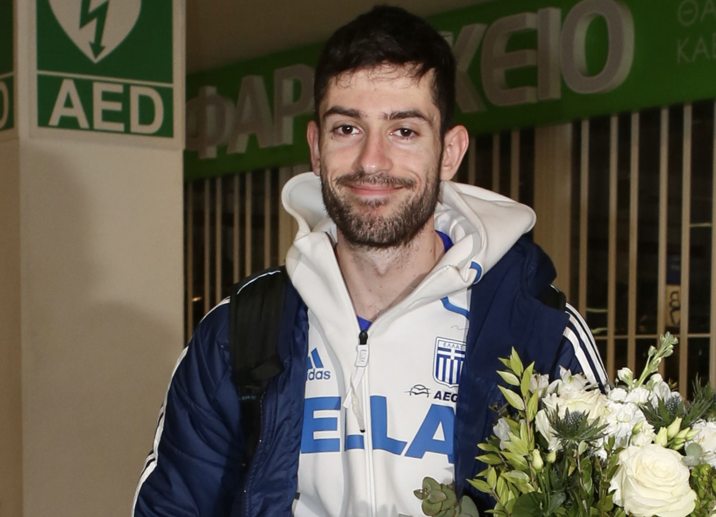 Ο Μίλτος Τεντόγλου προσφέρει τα "χρυσά" του παπούτσια για τα παιδιά της μονάδας "Αγιος Ανδρέας"