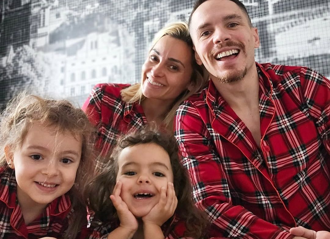 Βασιλική Μιλλούση & Λευτέρης Πετρούνιας: Οι κόρες τους τους έχουν "κλέψει" τη δόξα - Το νέο χόμπι τους