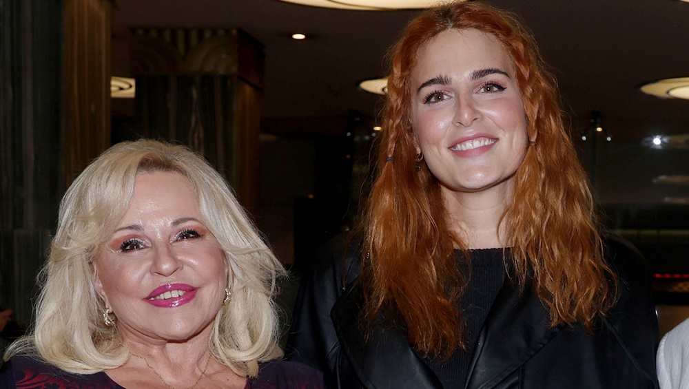 Οι μαμάδες μας θα μας κάνουν προξενιό ακόμα και στα 35- Η Εβελίνα Νικόλιζα μιλάει για την αστεία πρόταση της Ελληνίδας μαμάς- Μπέσσυς Αργυράκη