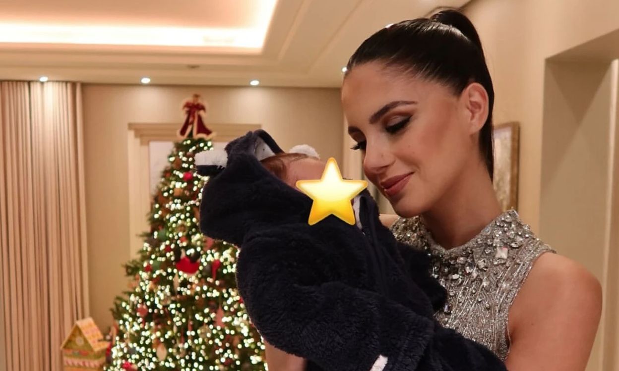 Ο Βασίλης Αργυρός έγινε δύο μηνών και η Αλεξάνδρα Νίκα μοιράστηκε την πιο γλυκιά φωτογραφία τους