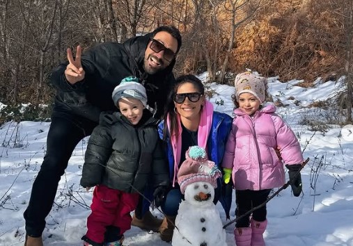 Αριάνα και Φιλίππα Τανιμανίδη: Εκδρομή με τους γονείς τους στα χιόνια