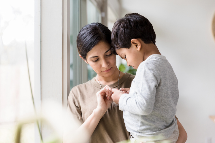 Φώναξες στο παιδί σου; 4 φράσεις που θα σας βοηθήσουν να συνδεθείτε ξανά